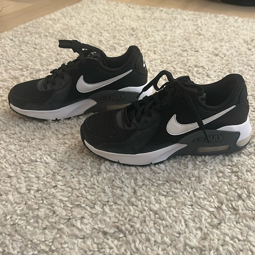 NWT Nike air max excee black 6.5